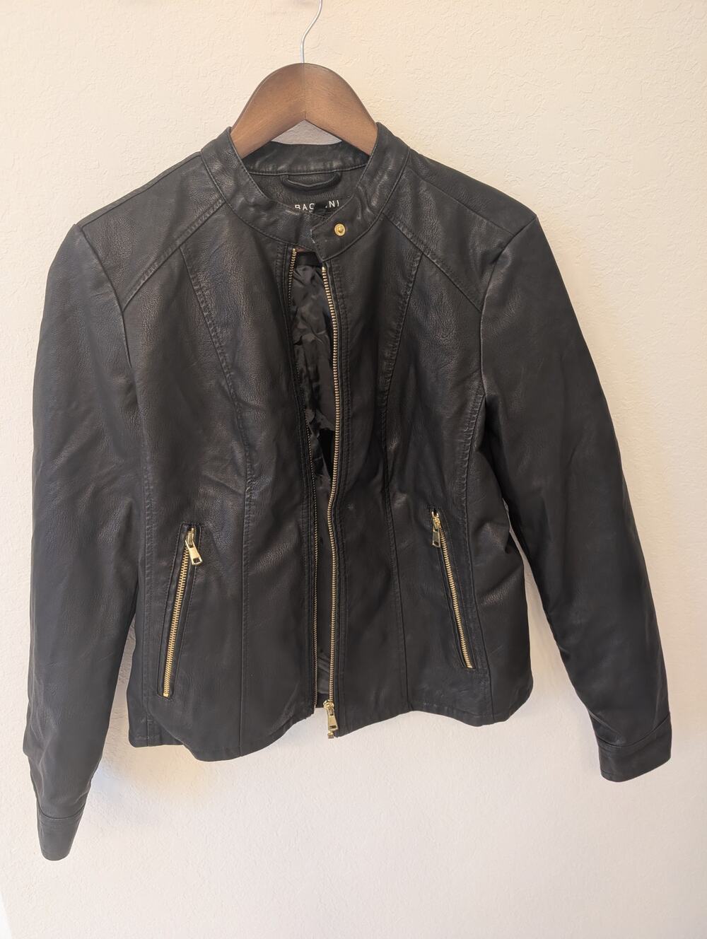 Baccini Blk Vegan Leather zip up jacket w zipper pockets Sz M